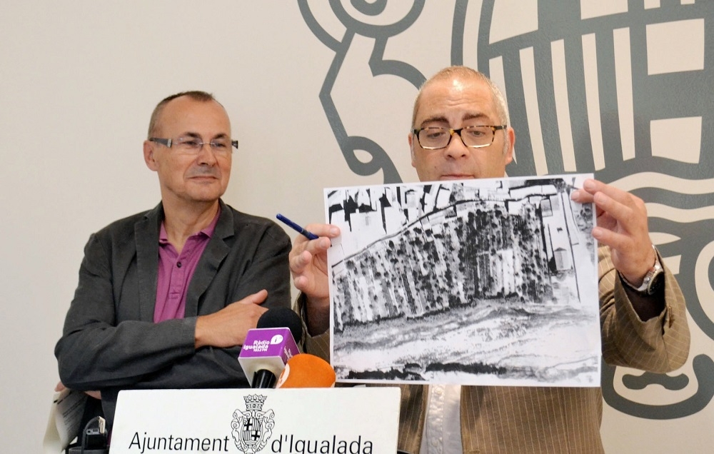 Els regidors Joan Torras, d'Acció Social, i Josep Miserachs, d'Entorn i Medi Ambient, presenten el projecte