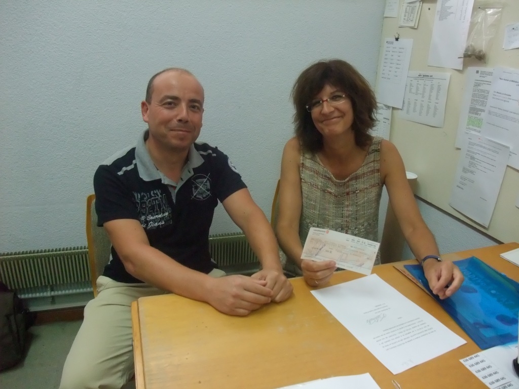 Entrega del xec a l'escola Castell d'Òdena