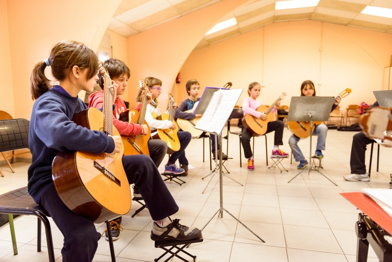 Alumnes de guitarra de l'EMMI, en una imatge d'arxiu