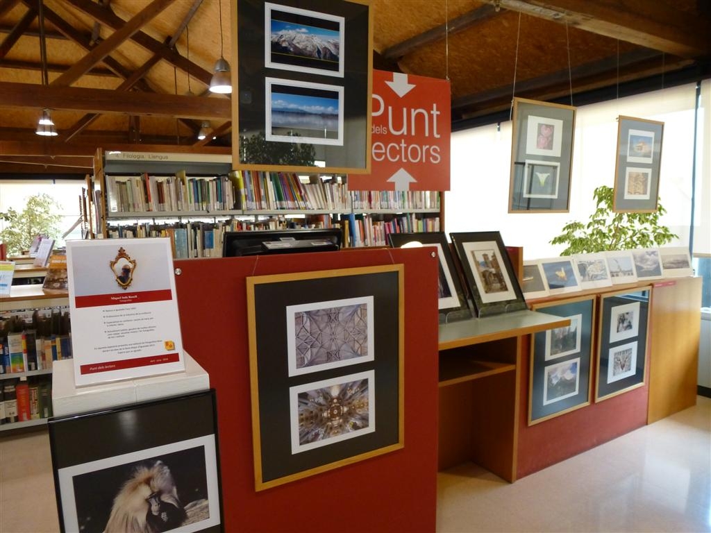 L’exposició "Calaix de sastre" es podrà visitar fins al 14 de juny, al Punt dels lectors