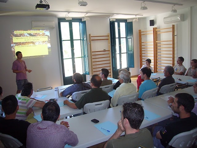 Els assistents al curs d'horticultura ecològica