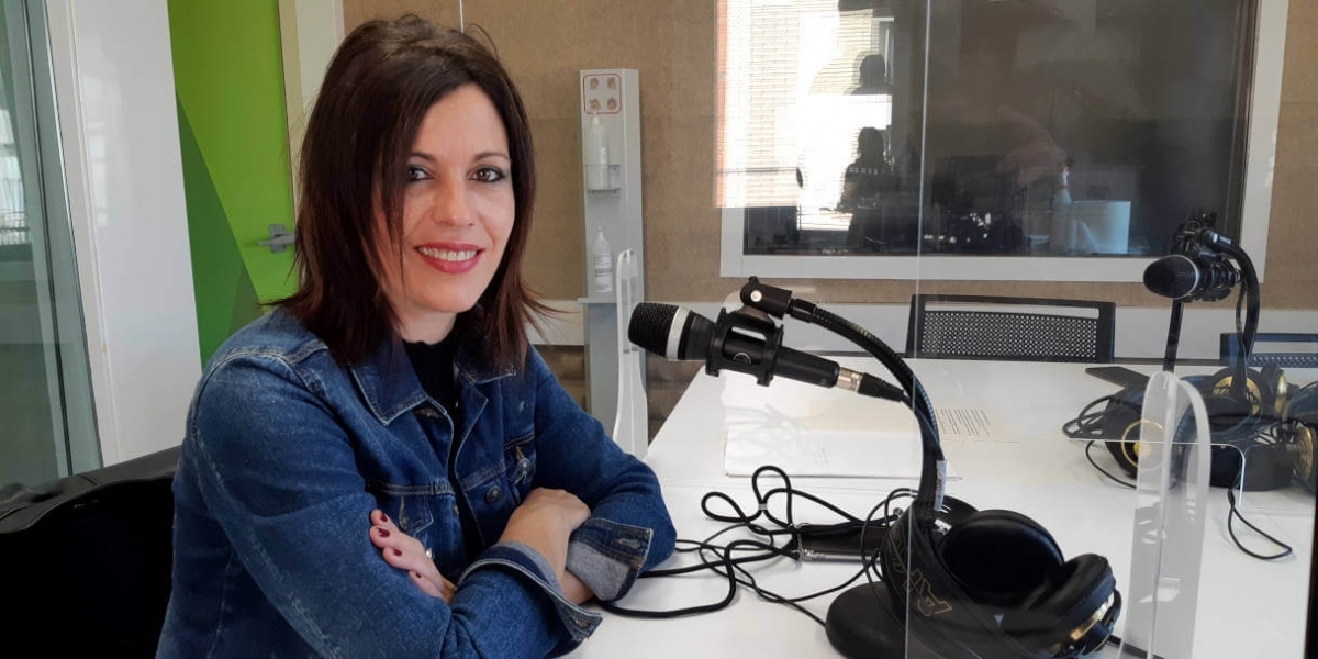 La responsable de Joventut, Eva Vadillo, a Ràdio Nova