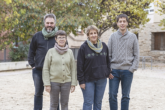 Oriol Càlichs, Rosa Perelló, Elisabet Farrés i Pau Ortínez, els quatre primers candidats de la llista de Poble Actiu. (Foto: Sara Esquerra Dot)