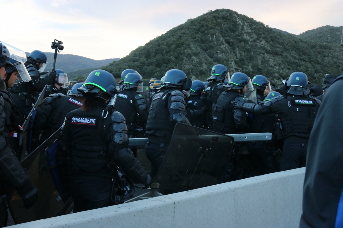 La policia, en ple desallotjament FOTO: ACN