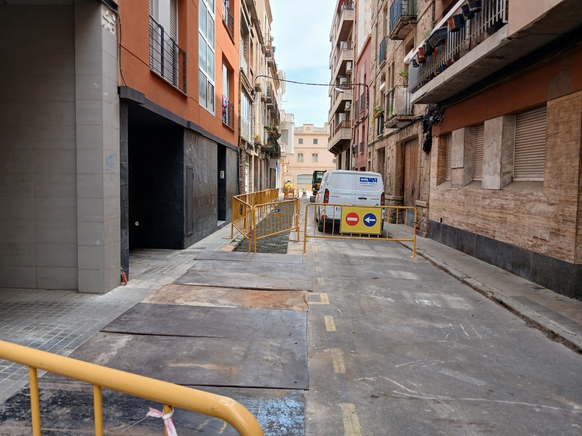 Obres al C/Indústria. Endesa.