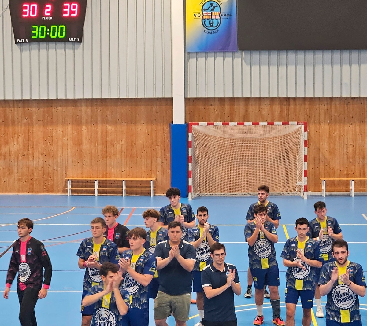 CHI en acabar el partit. CHI.