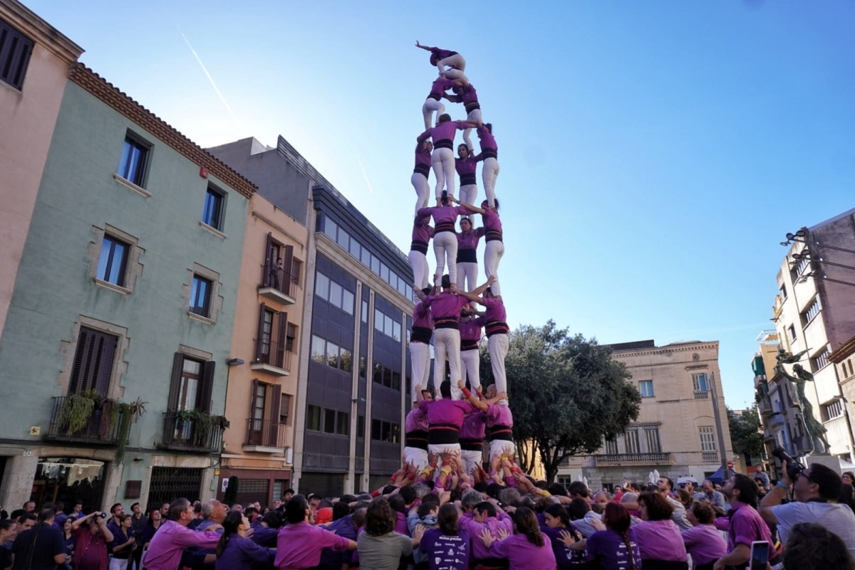 El 4 de 8 descarregat a Mataró és el número 100 de la història de la colla igualadina (Moixiganguers/Pau Corcelles)