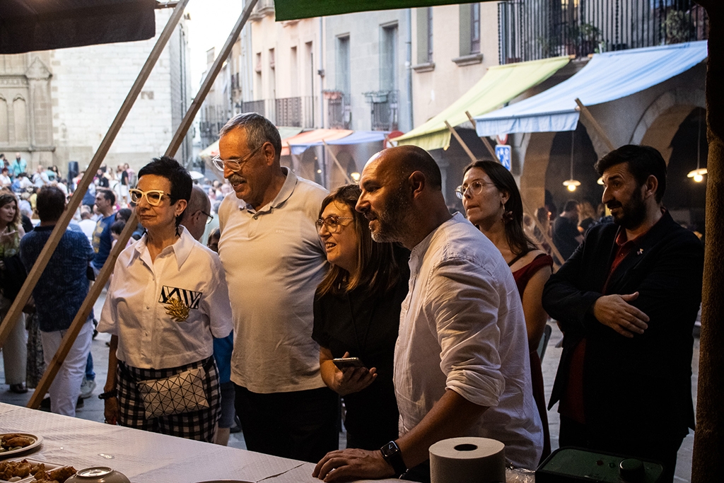 Ruscalleda amb participants del Tasta la Plaça. Ajuntament de Calaf.