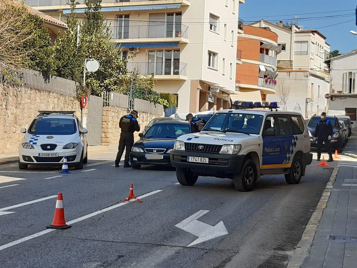 Un control de la policia local, a mitjans d'abril  FOTO: Twitter Ajuntament d'Igualada