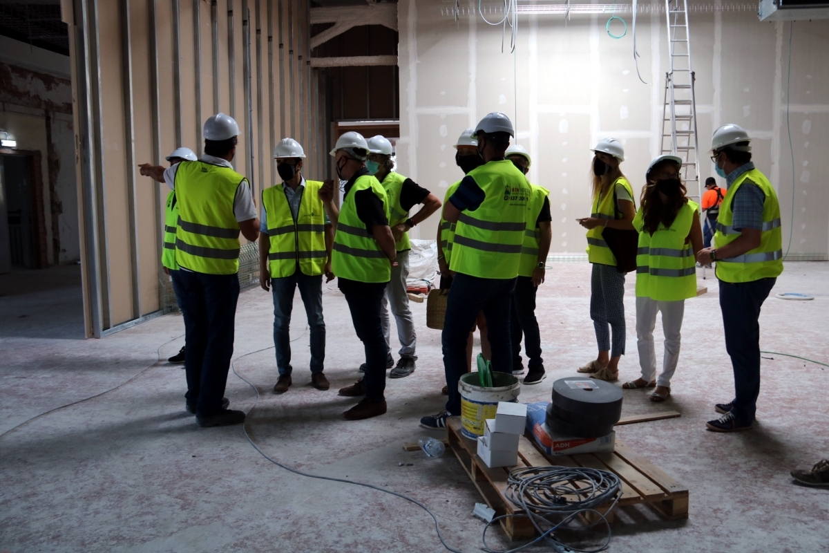 Batlles de la Conca i regidors d'Igualada, en la visita d'obres FOTO: ACN