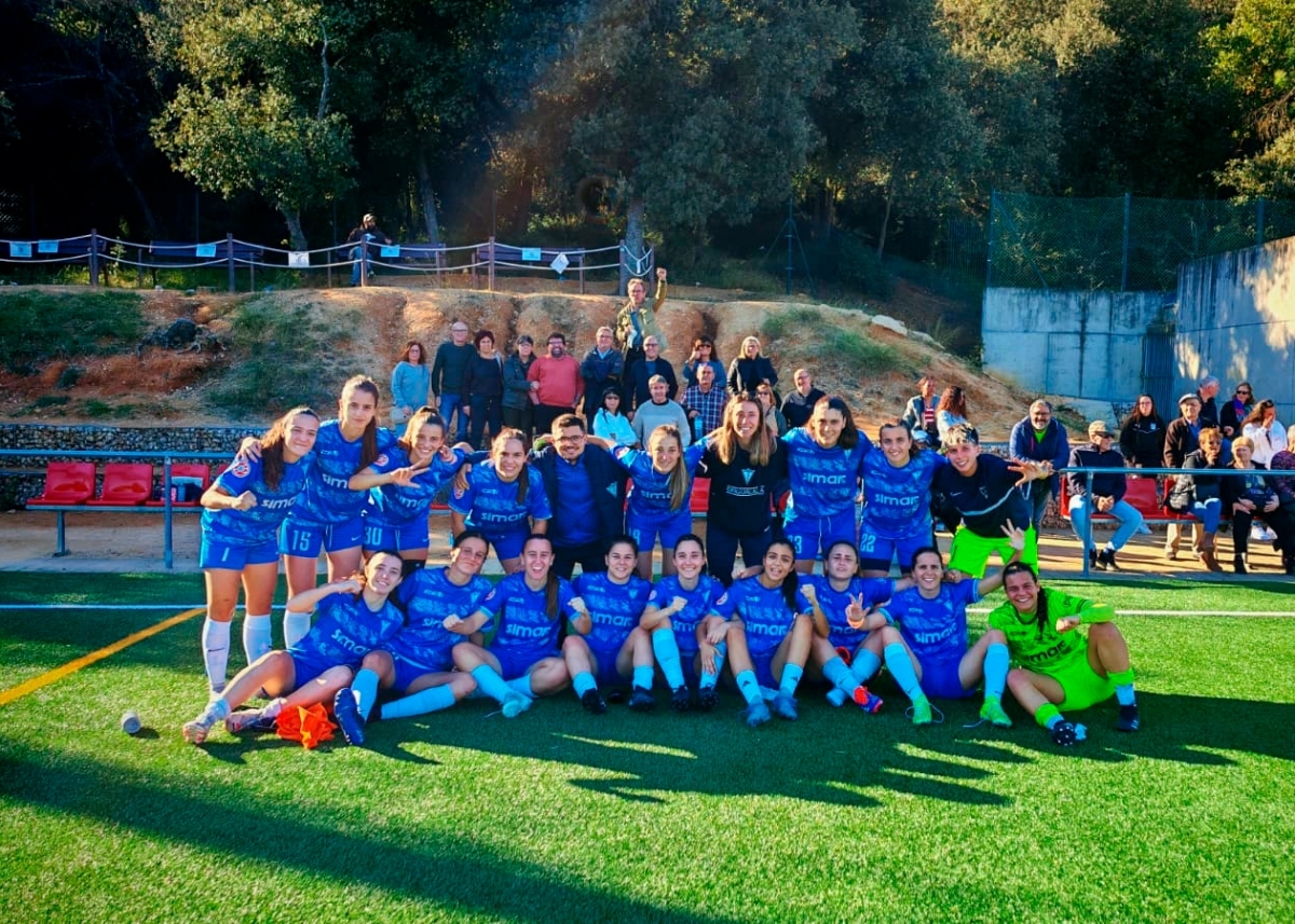 Foto d'equip despr&eacute;s de la vict&ograve;ria. CFI.