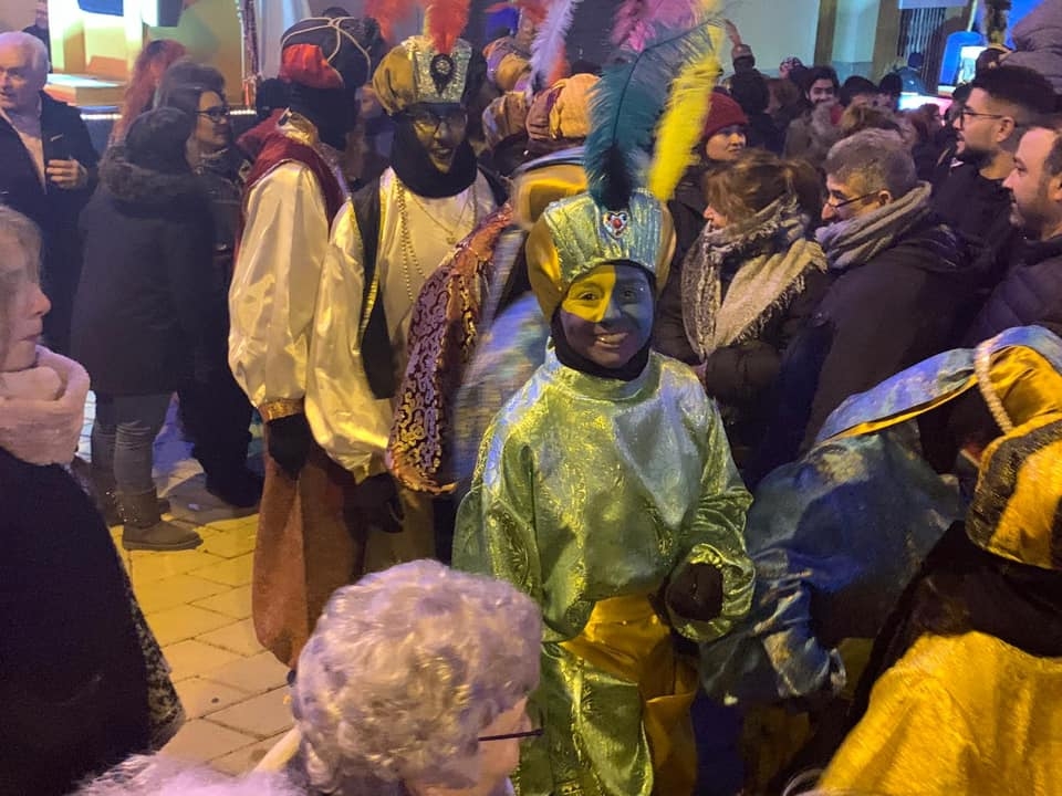 Un grup de patges, durant la nit del 5 de gener a Vallbona FOTO: Cup Vallbona