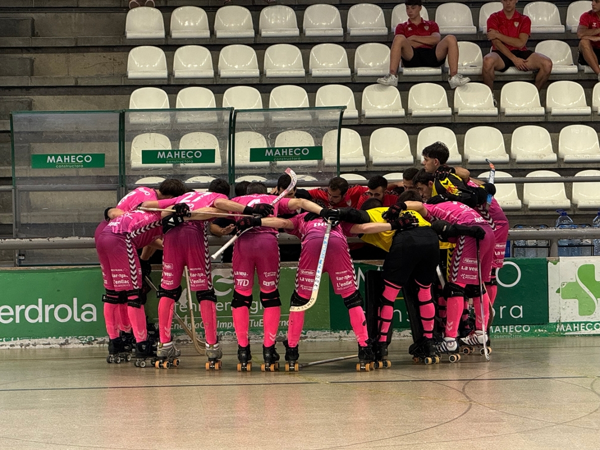 Pinya de l'IHC abans del partit. Igualada Hoquei Club.