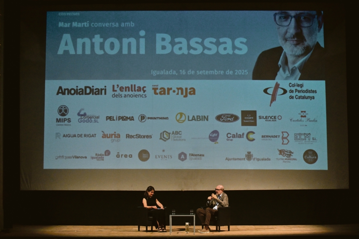 Antoni Bassas conversant amb Mar Martí. Joan Solé.
