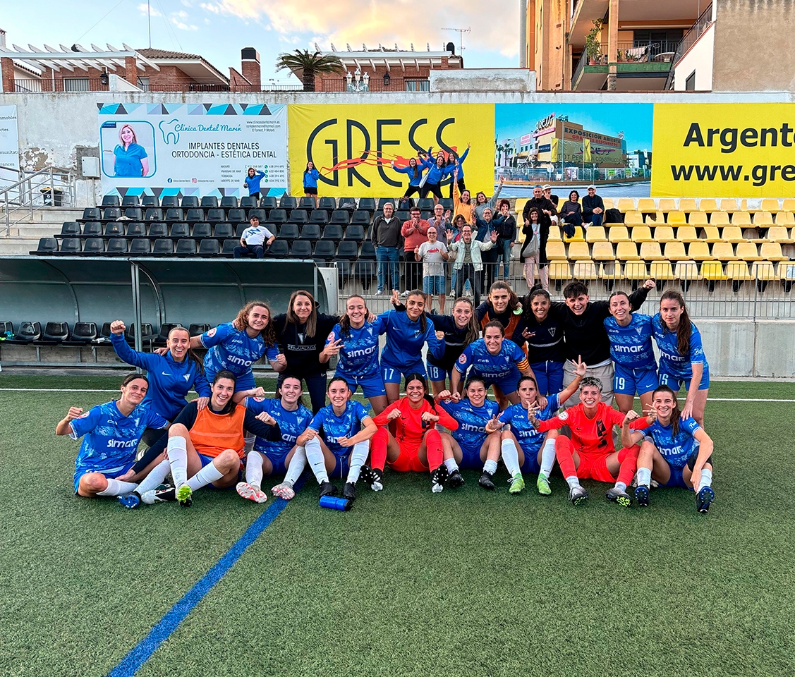 Foto d'equip despr&eacute;s de la vict&ograve;ria. CFI.