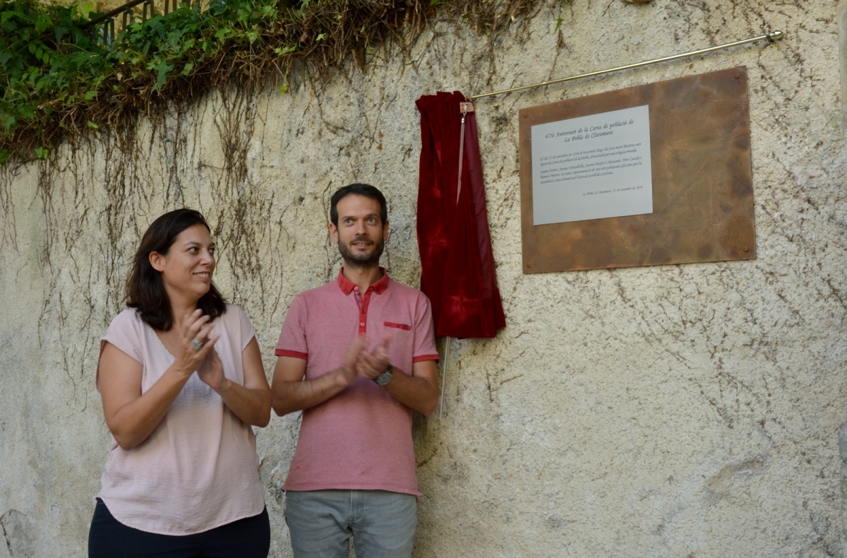 El batlle i la regidora Montse Sanou, el passat setembre, durant l'acte de commemoració de la Carta de Població