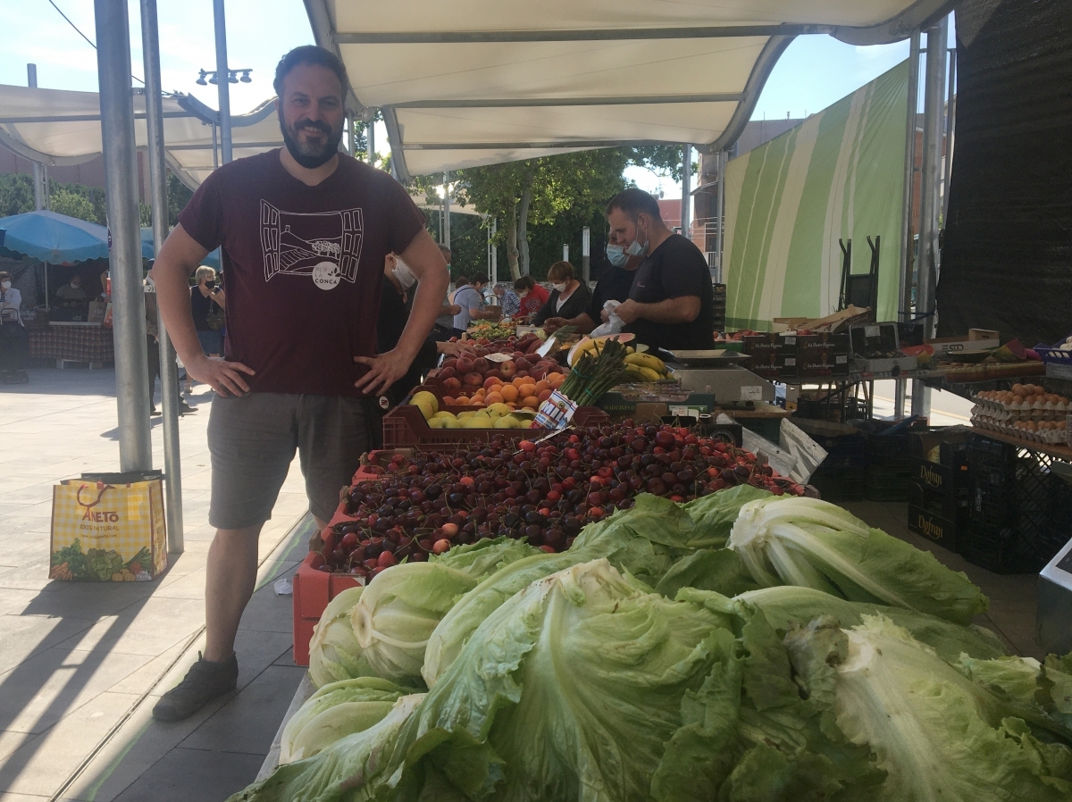 El cuiner igualadí, a les parades dels pagesos del mercat municipal 