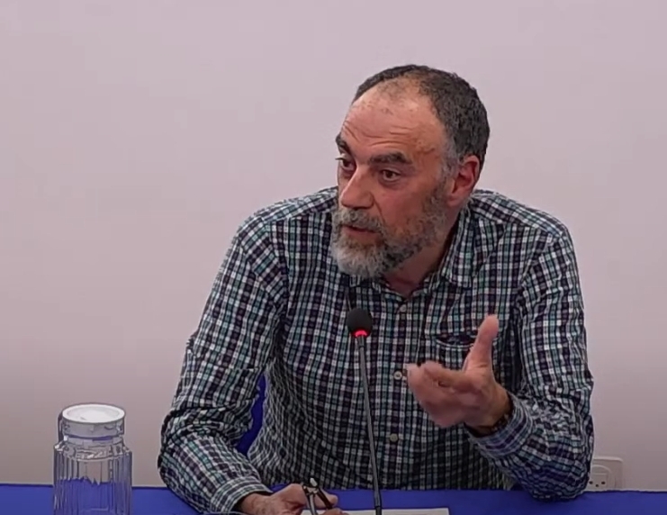 Jordi Badia en una intervenció del passat Ple de l'Ajuntament de Calaf.