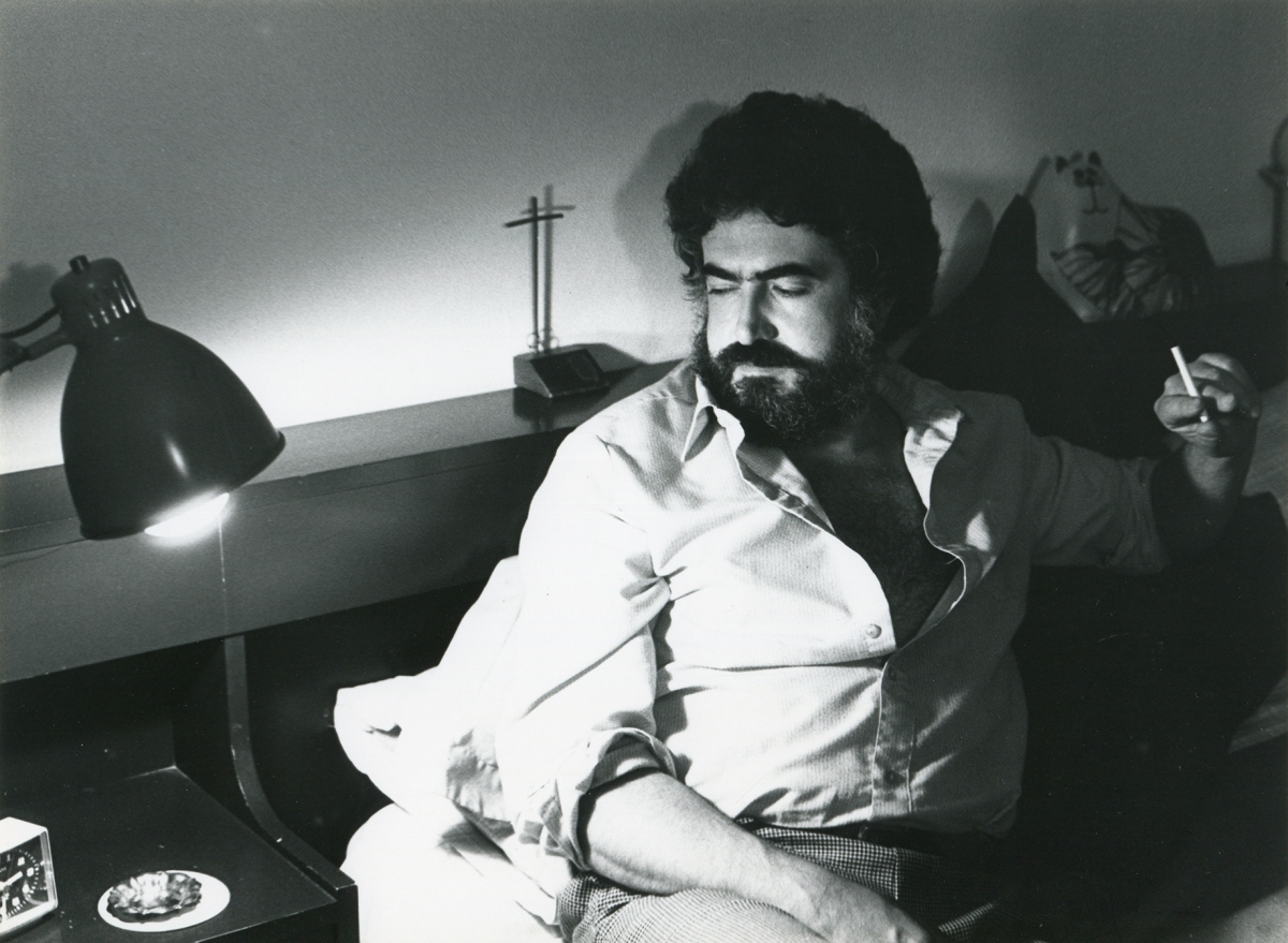 Àlvar Ymbernon en un fotograma de la pel·lícula Les arrels sota les fulles, de Joan Tomàs i Xavier Peix (1982). Arxiu Comarcal de l'Anoia.