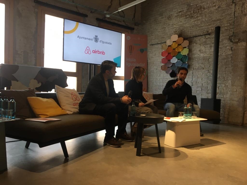 L'acte de presentació, a l'Adoberia Bella