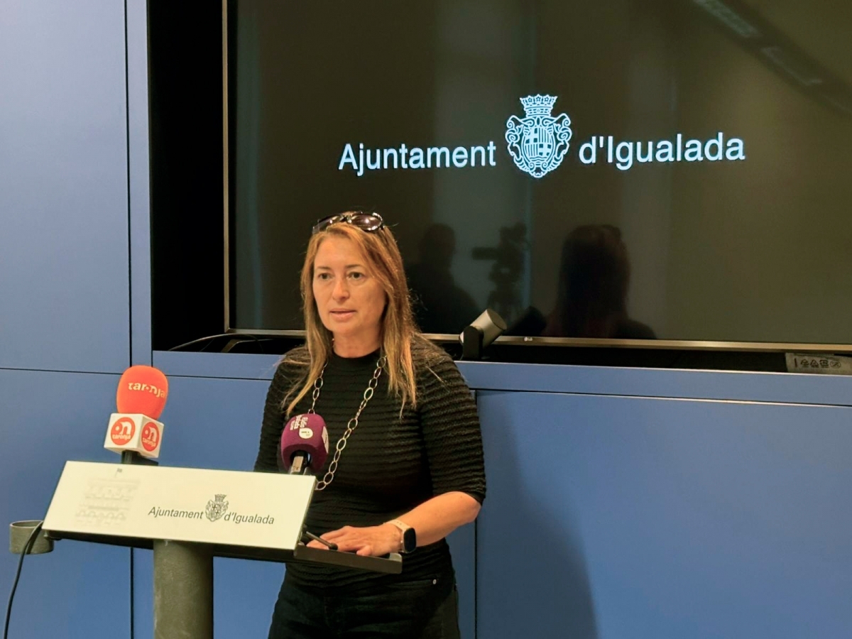 Sandra de la Iglesia durant la compareixença. Ajuntament d'Igualada.