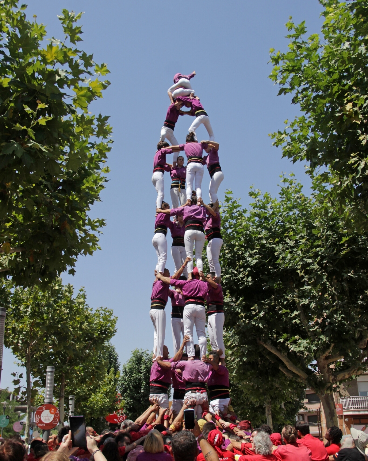 4 de 8 dels Moixiganguers. Foto: Pau Corcelles.