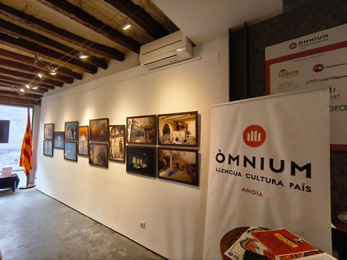 Exposici&oacute; 'El REC (interior)'. &Ograve;mnium Anoia.