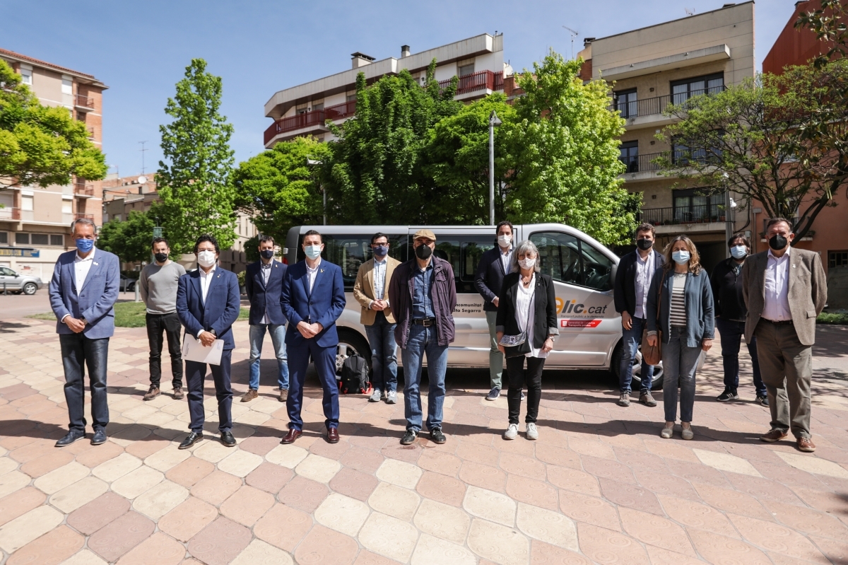 Aquest dimecres es va presentar el nou servei, amb la presència del batlle calafí Jordi Badia, iel secretari  d'Infraestructures i Mobilitat, Isidre Gavín, entre d'altres