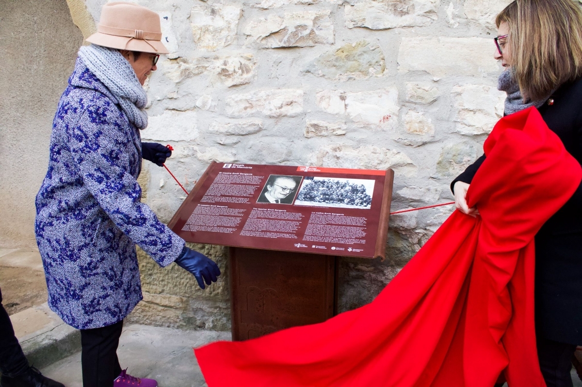 Acte d'homenatge. Ajuntament de Calaf.