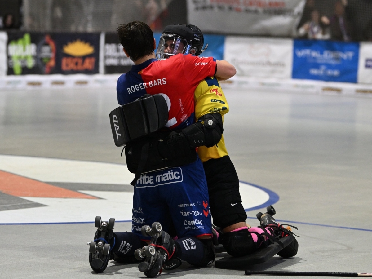 Bars i Mart&iacute;nez celebrant el 2 a 4. Foto: Xavi Garcia.