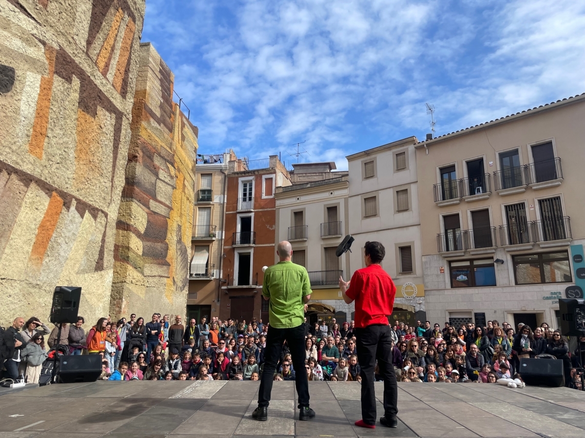 Un espectacle de la Mostra al carrer (Toni Cortès/AnoiaDiari)