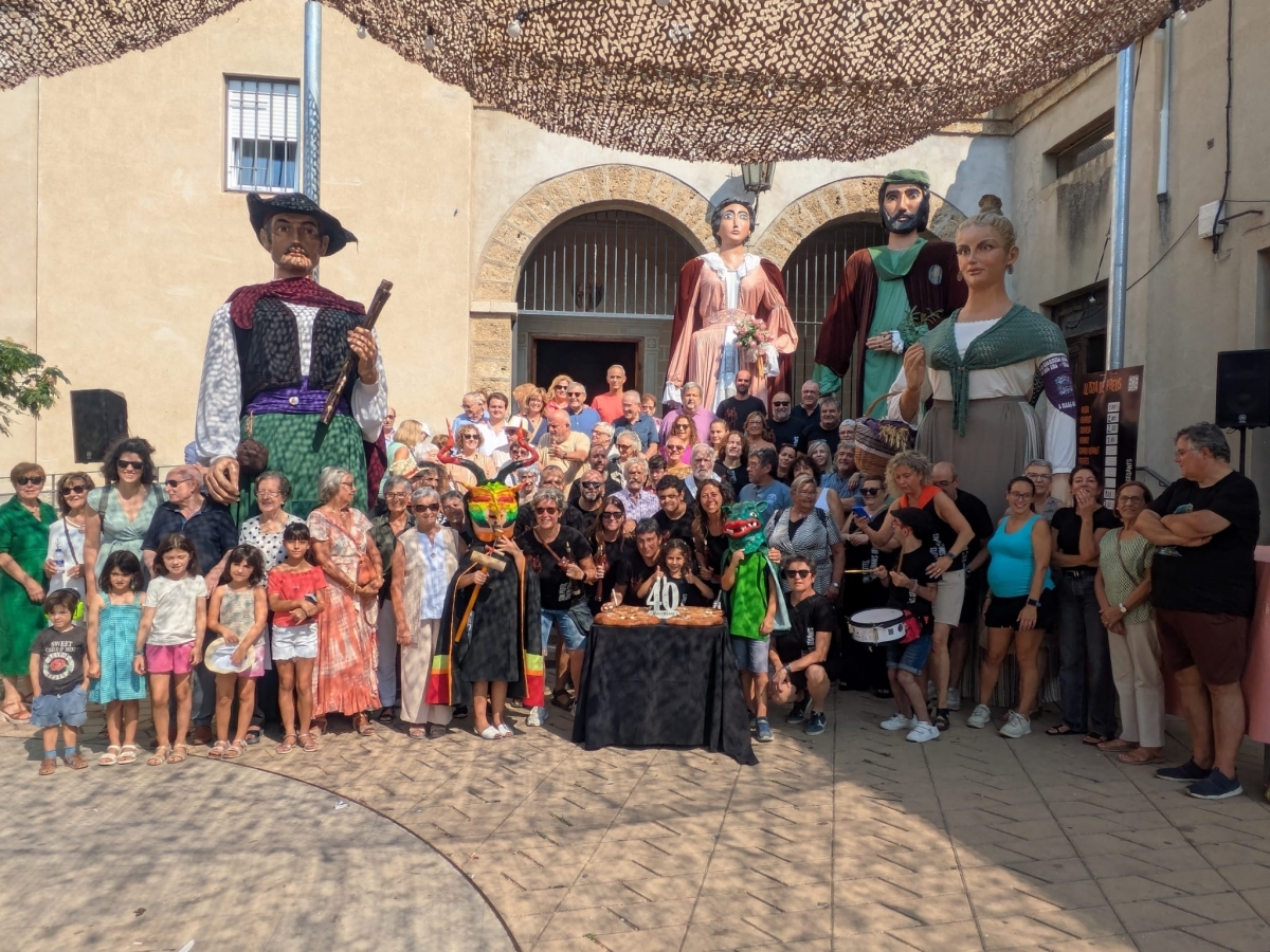 Gegants i imatgeria de Vallbona. Ajuntament de Vallbona.