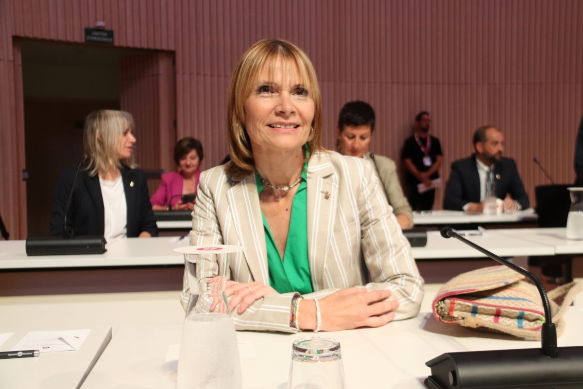 La nova presidenta dela Diputació de Barcelona, Lluïsa Moret, durant el ple de constitució de l'ens (Marta Sierra/ACN)