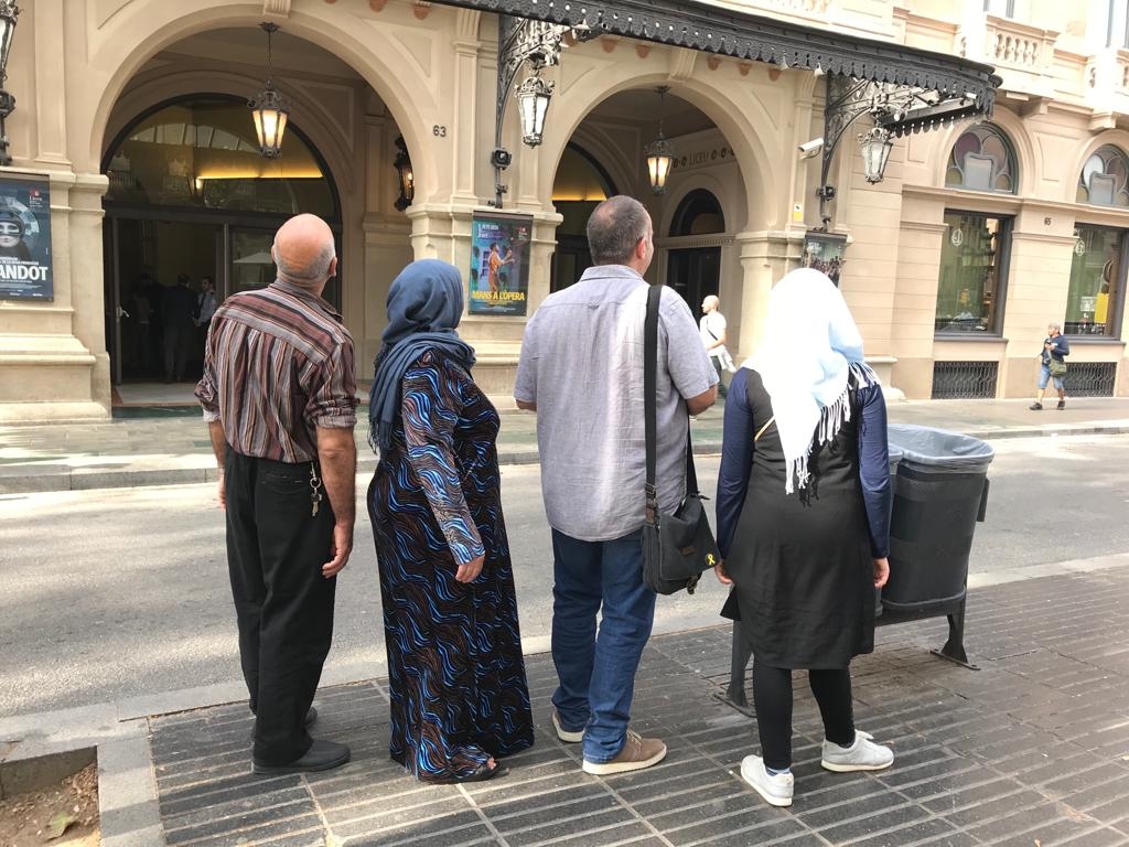 Membres d'un tàndem de Barcelona de sortida cultural al Liceu gràcies a Apropa Cultura (Foto: Secretaria d'Igualtat, Migracions i Ciutadania) 