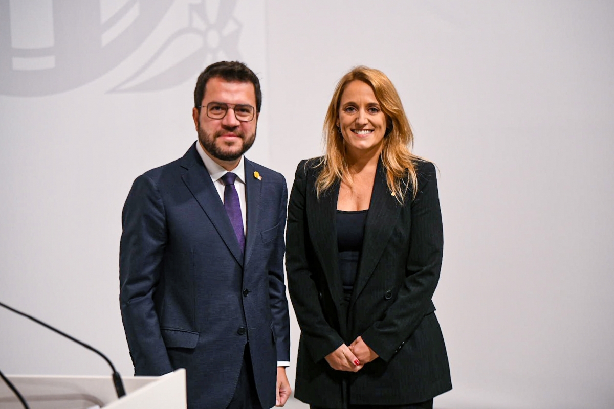La nova consellera d'Econiomia, Natàlia Mas Guiix, al costat del president Pere Aragonés (Foto: Jordi Borràs/ACN)